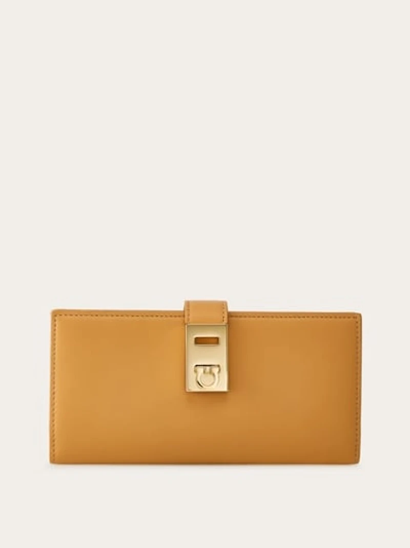 Hug continental wallet