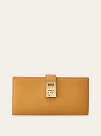 Hug continental wallet