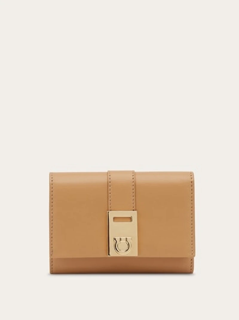 Hug compact two-tone wallet