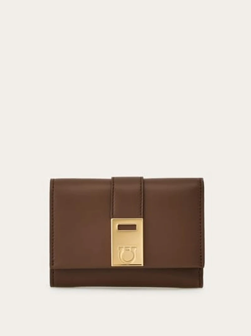 Hug compact two-tone wallet