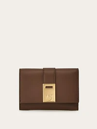 Hug compact two-tone wallet