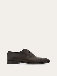 Oxford with toe cap
