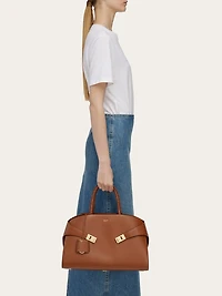 Hug handbag (L)