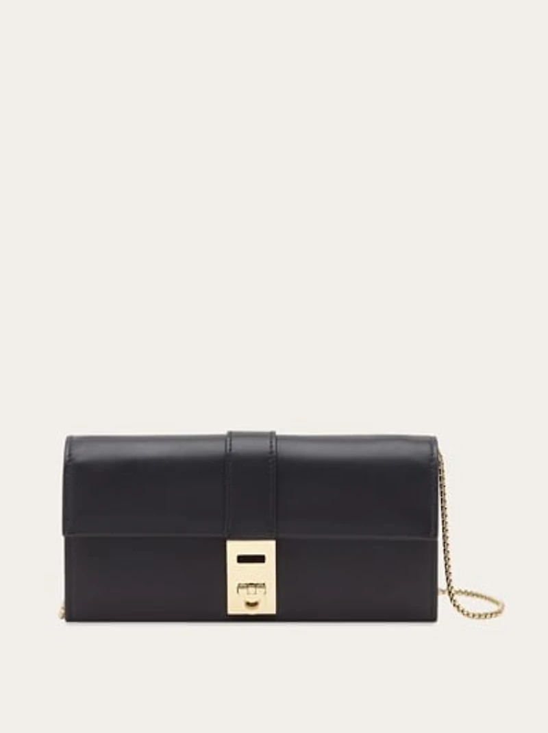 Hug wallet with chain