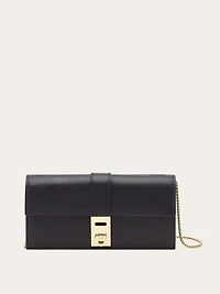 Hug wallet with chain
