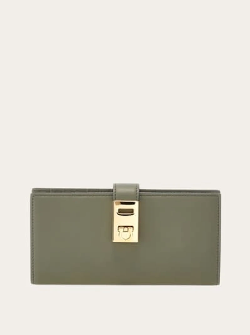 Hug continental wallet