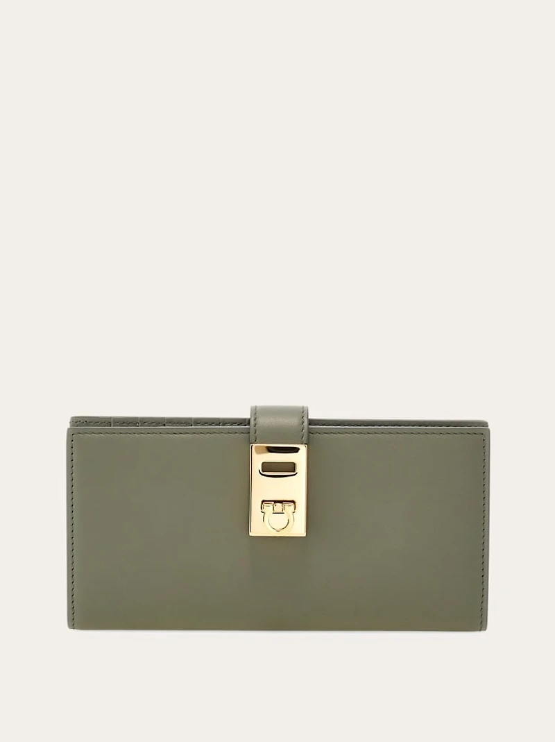 Hug continental wallet