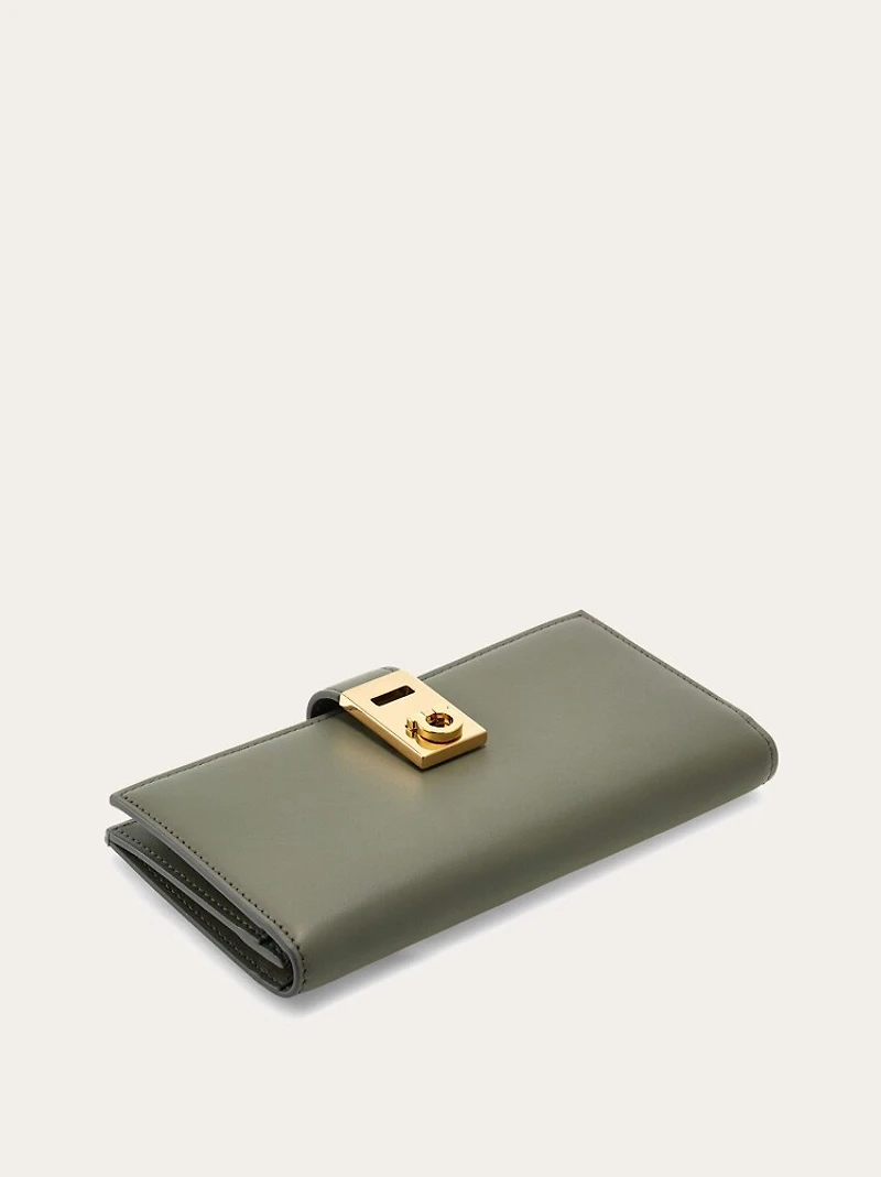 Hug continental wallet
