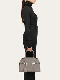 Hug handbag (M)