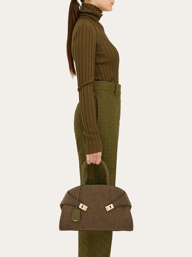 Hug handbag (L)