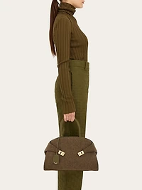 Hug handbag (L)