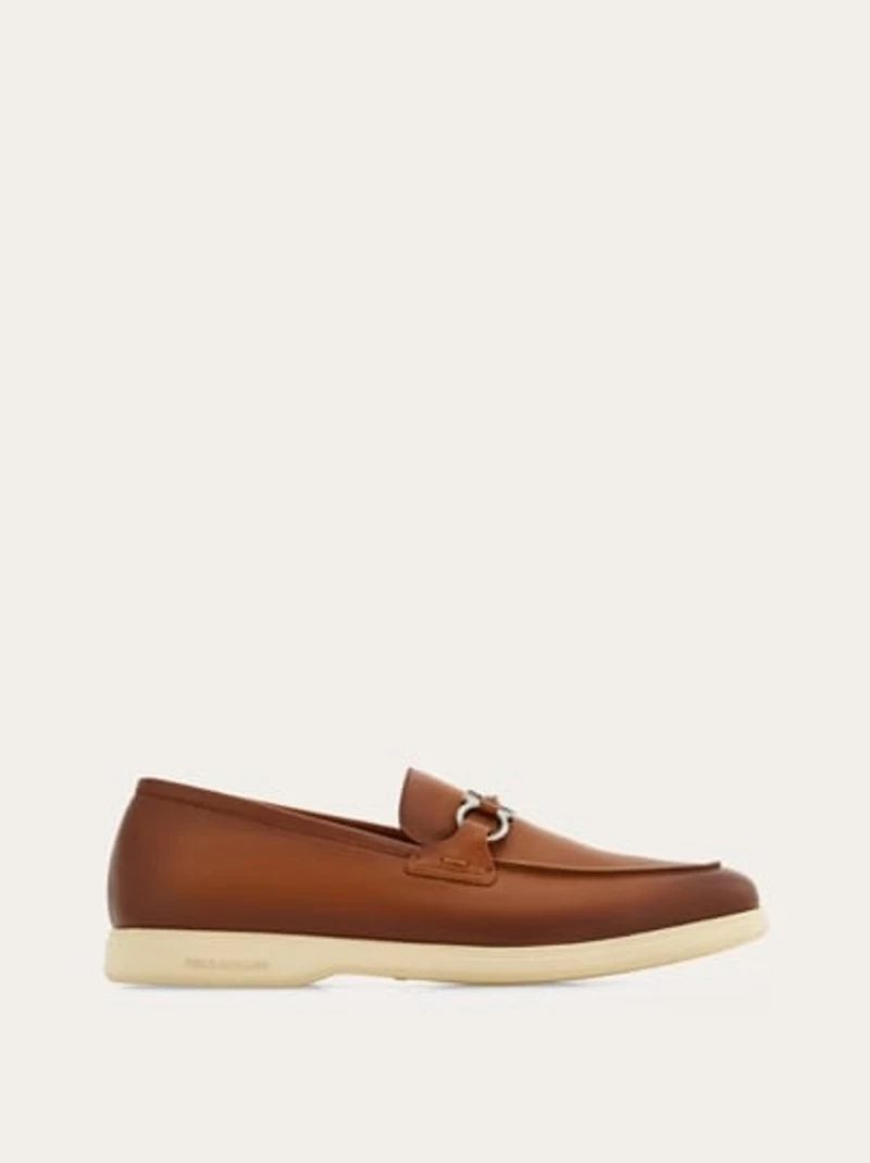 Casual loafer with Gancini ornament