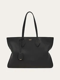 Star-shaped tote bag
