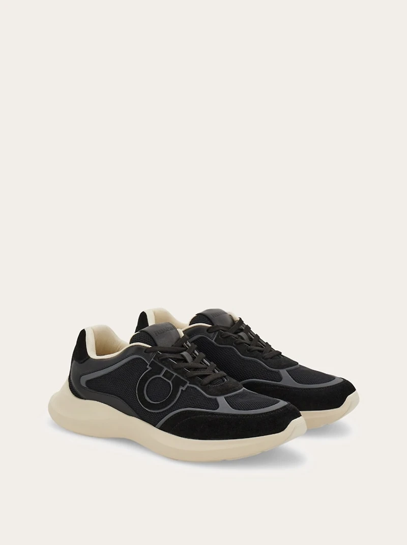 Low top sneaker with Gancini ornament