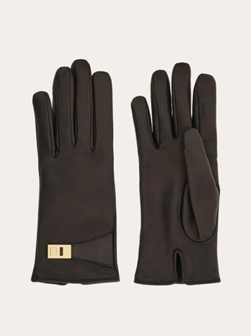 Gloves with buckle