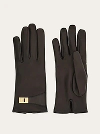 Gloves with buckle