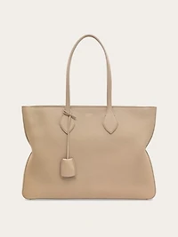 Star-shaped tote bag