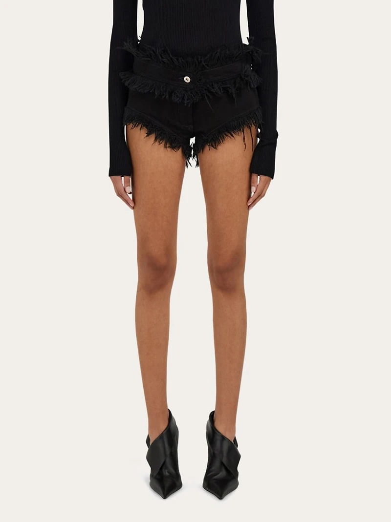 Frayed denim shorts