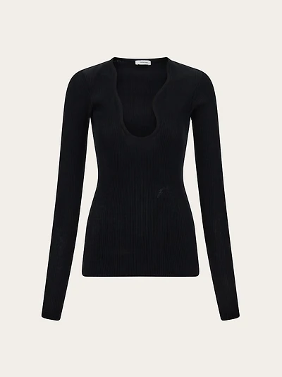 Top with rippled neckline