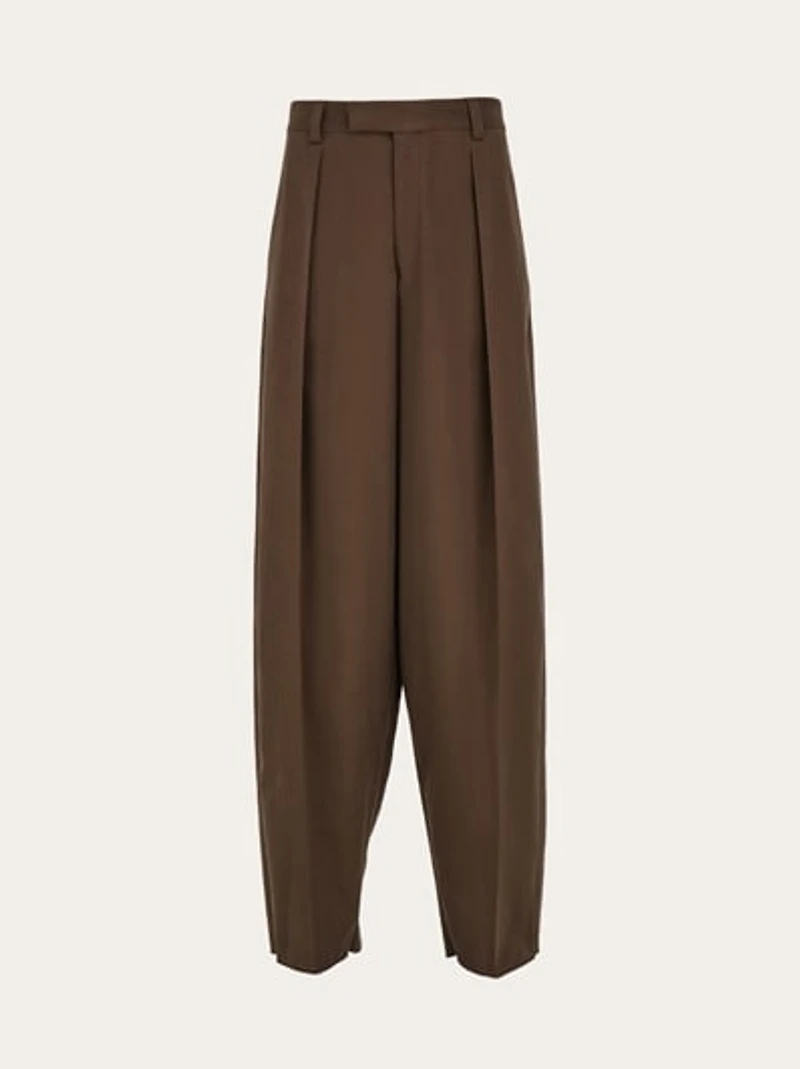 Tailored trouser with inverted pleats
