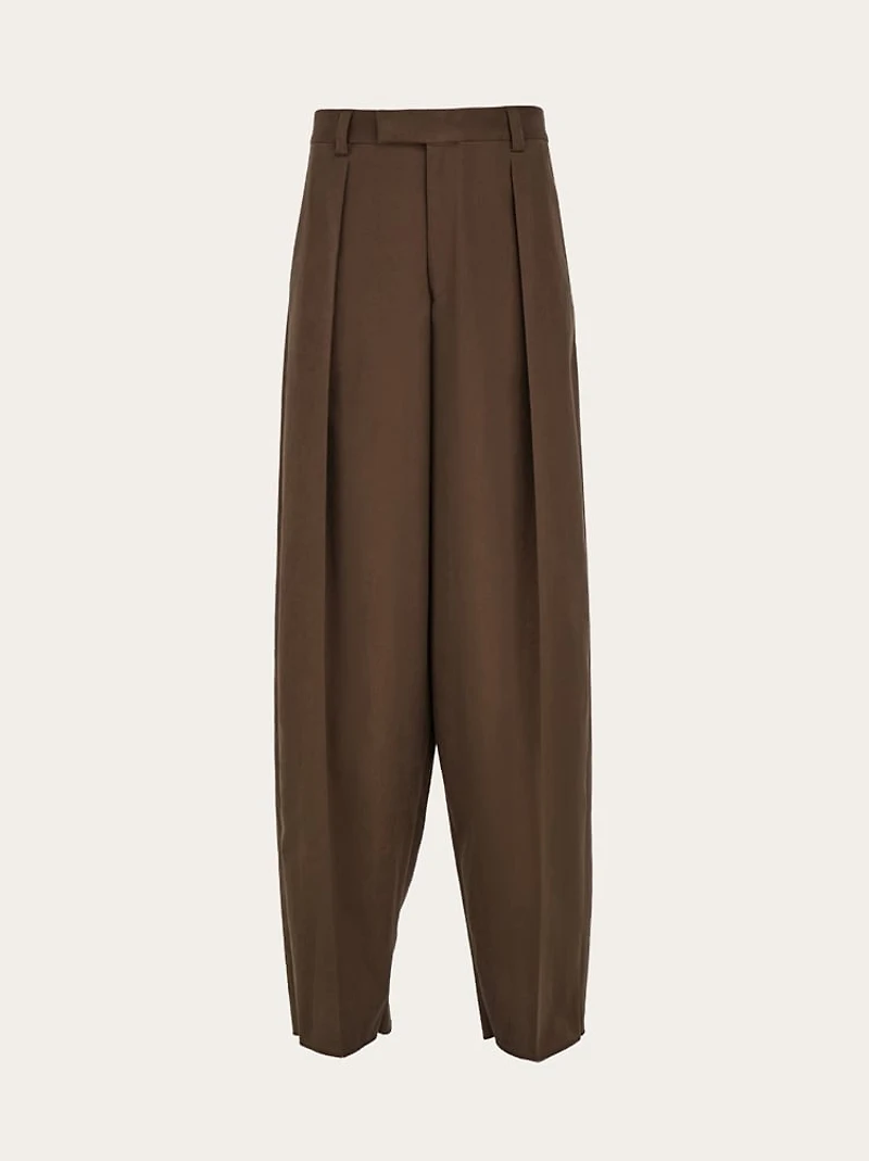 Tailored trouser with inverted pleats
