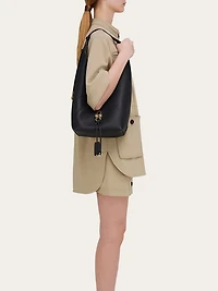 V-shaped hobo bag (M