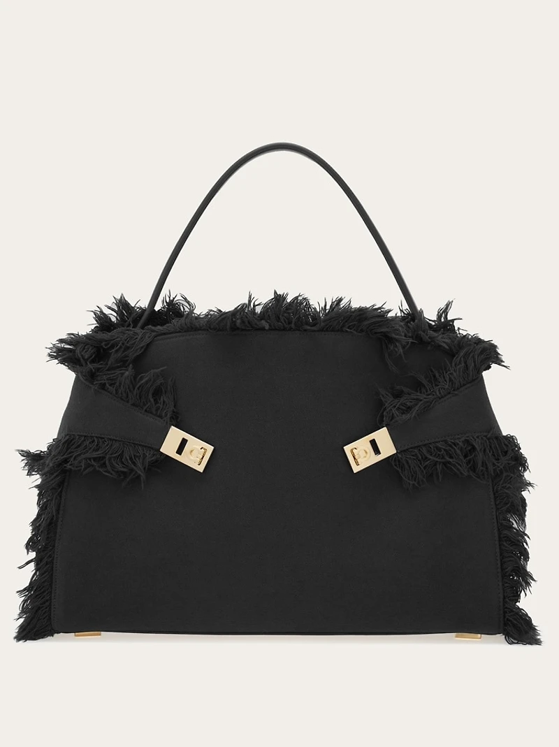 Fringed Hug Soft shoulder bag (L