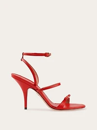 Strappy sandal with mini bow