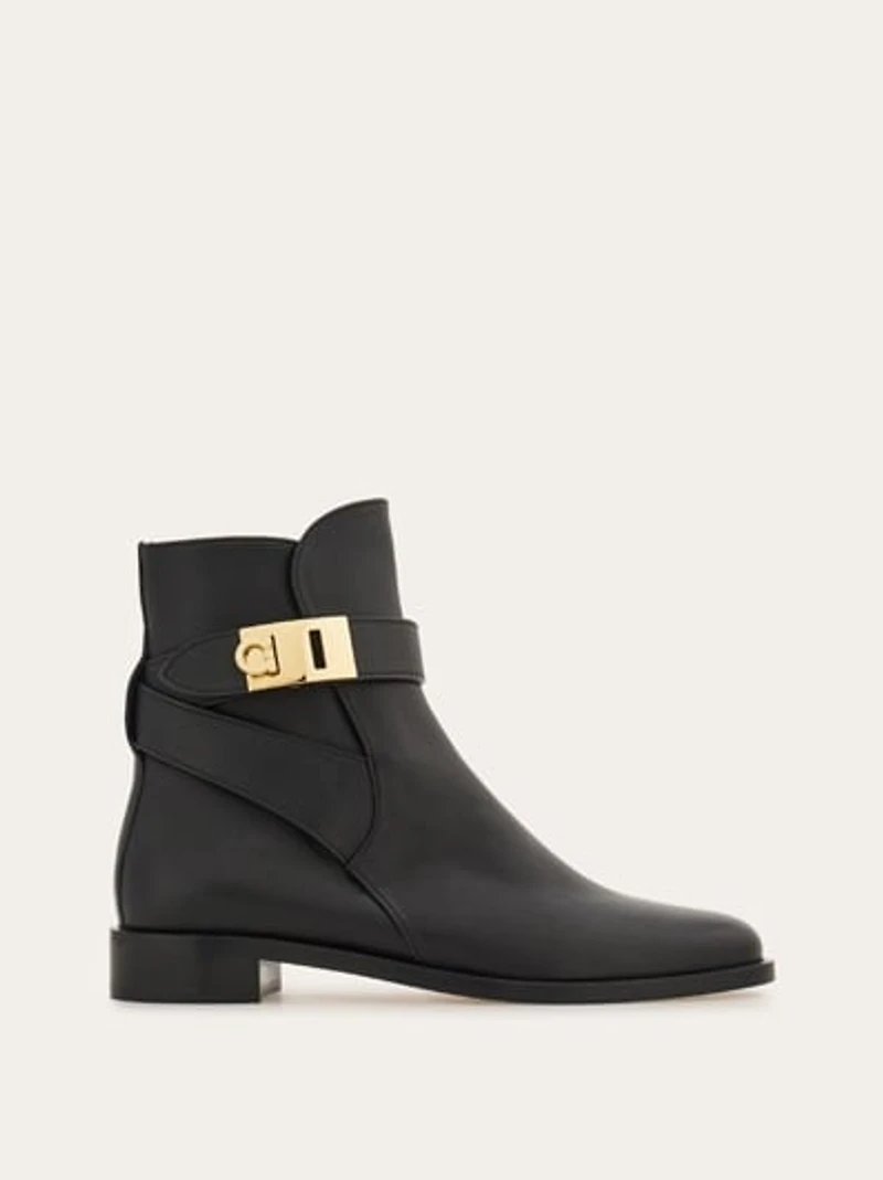 Hug buckle ankle boot