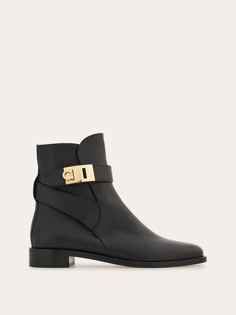 Hug buckle ankle boot