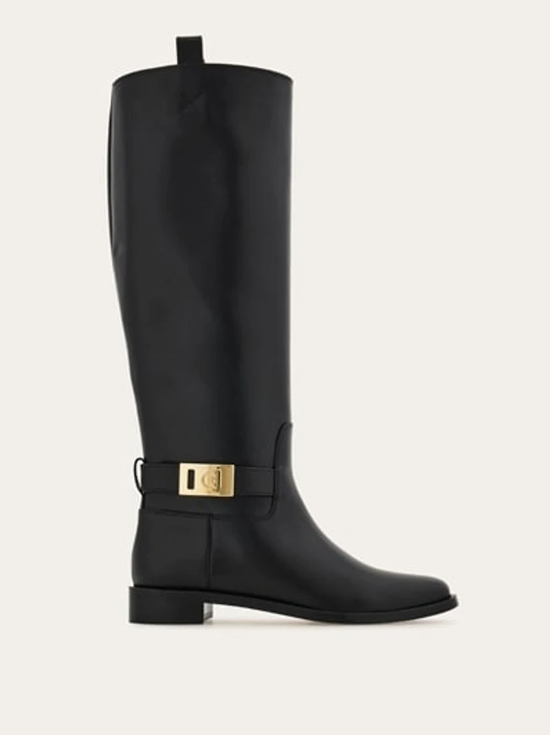 Knee high boot with Hug buckle detail