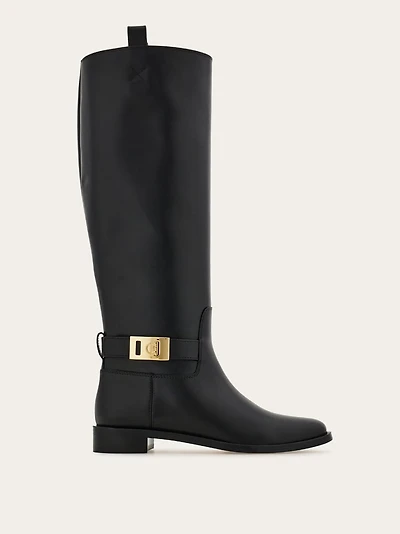 Knee high boot with Hug buckle detail