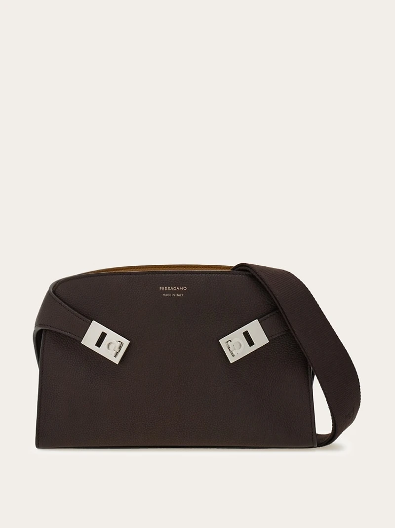 Hug messenger bag