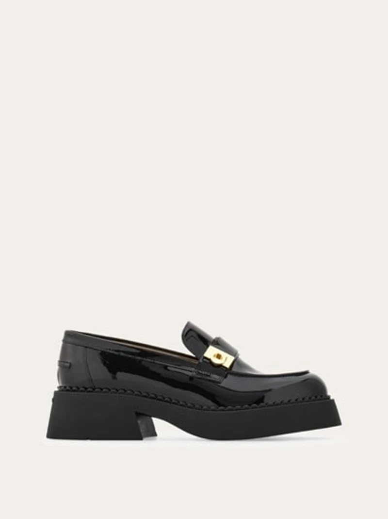 Hug buckle chunky loafer