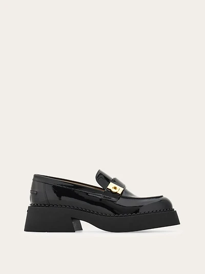 Hug buckle chunky loafer
