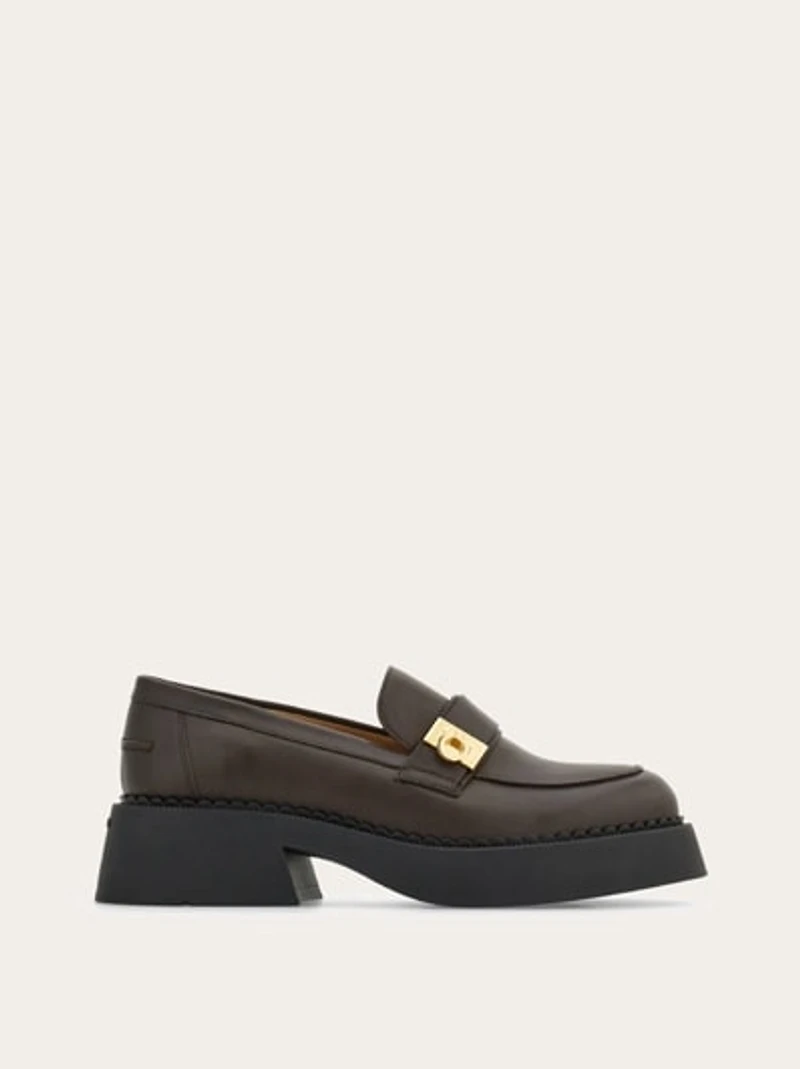 Hug buckle chunky loafer