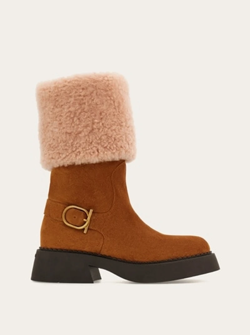 Ankle boot with chunky shearling detail
