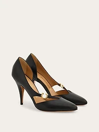 Pump with Gancini detail