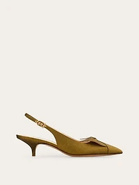 Soft bow slingback pump