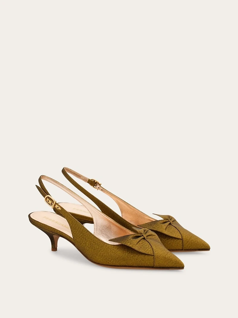 Soft bow slingback pump
