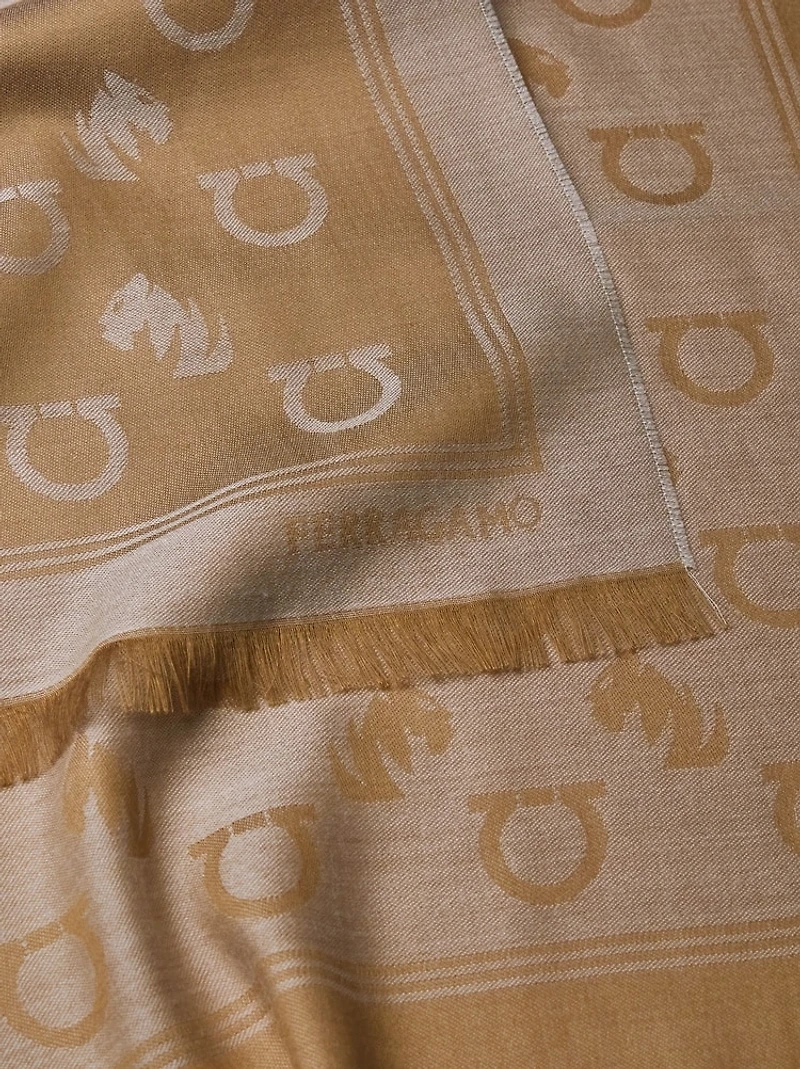 Jacquard stole with feline motif