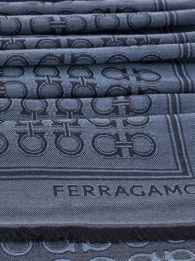 Gancini square stole