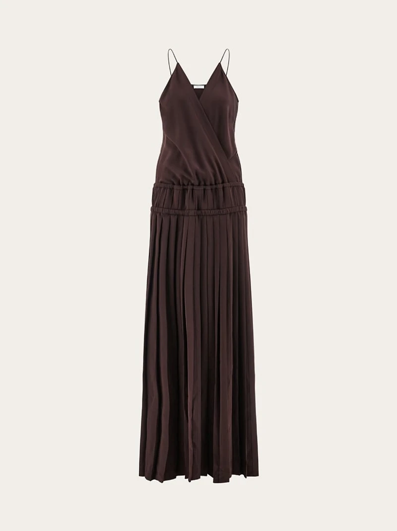 Long dress with pleated skirt