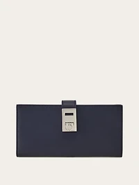 Hug continental wallet