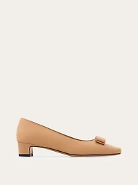 Iconic bow pump