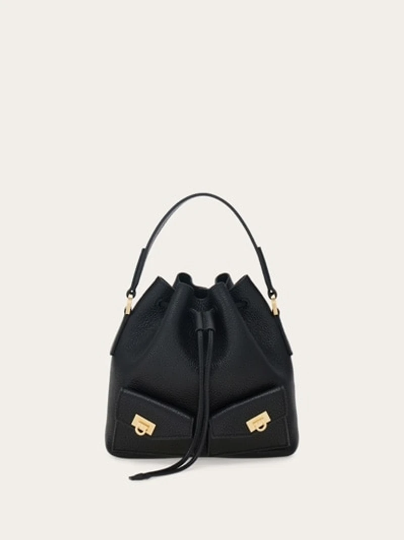 Multipocket bucket bag