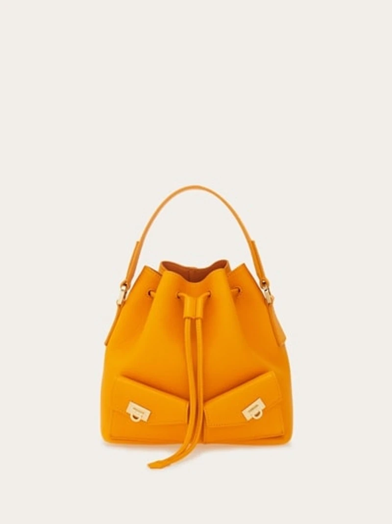 Multipocket bucket bag