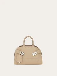 Hug handbag with studs