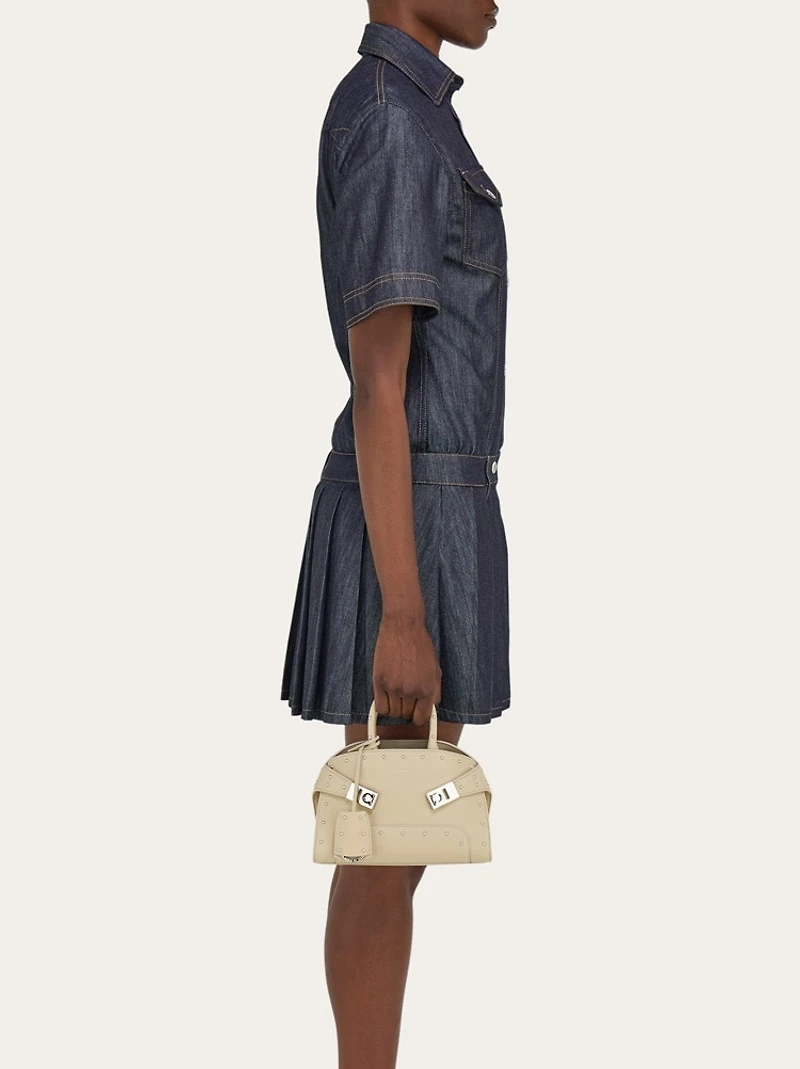 Hug handbag with studs