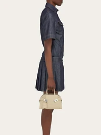 Hug handbag with studs